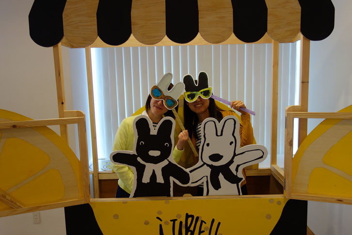 リサとガスパールのブースには、フォトブースも設置されている。快く撮影に応じていただいたスタッフの方に感謝！