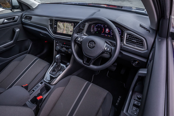 インストゥルメントパネルは、最新世代のフォルクスワーゲン車に共通するテイストでデザインされている。