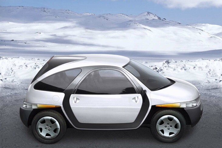 「フィオラヴァンティ・トリス」。ドアや灯火類はシンメトリックなだけでなく、車両全体のアクセントとしているところが秀逸である。