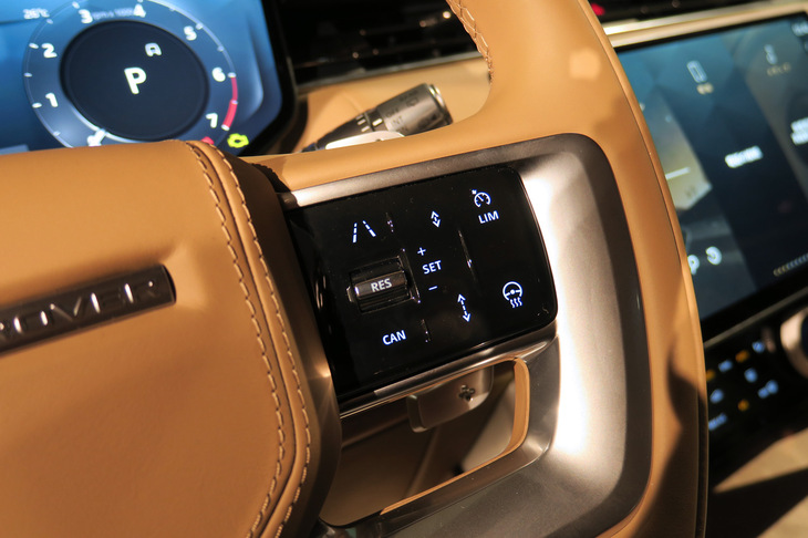 ランドローバー・レンジローバーSV P530（ステアリングスイッチ）