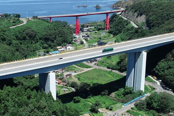 1972年の償還計画発表以降、たびたび延期が繰り返されてきた高速道路の無料化。今回の決定は実に10度目（！）のことで、高速道路の無料化は2115年まで先送りされることとなる。