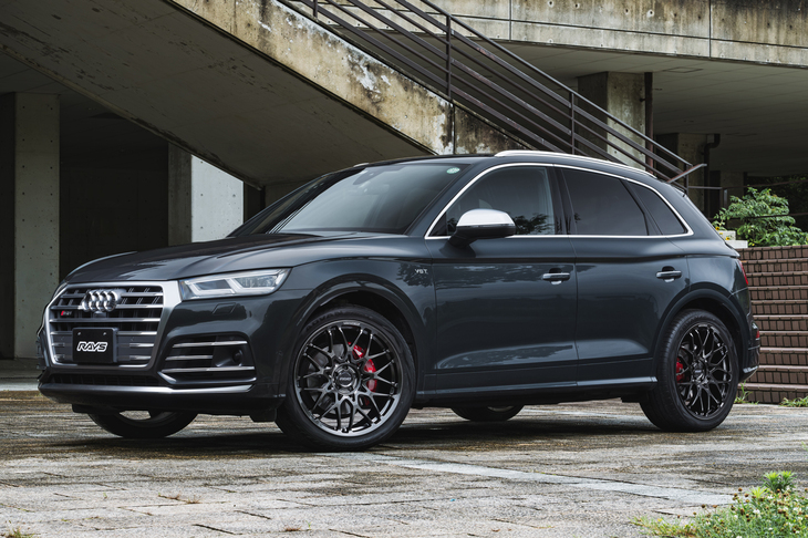 「ボルクレーシングG29」の価格は18万7000円から19万8000円まで。カラーは「シャイニングスーパーブラック」のみとなる。