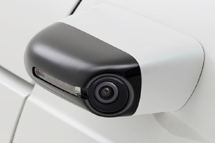 サイドカメラミラーシステムは天候に影響されにくい視界の提供と、Aピラーまわりの視野拡大を意図して採用された。