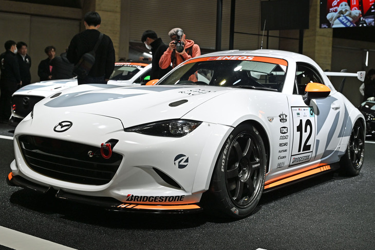 MAZDA SPIRIT RACING ROADSTER CNF concept