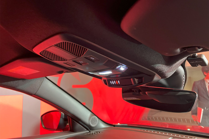 アルファ・ロメオ・ジュニア（オーバーヘッドコンソール）