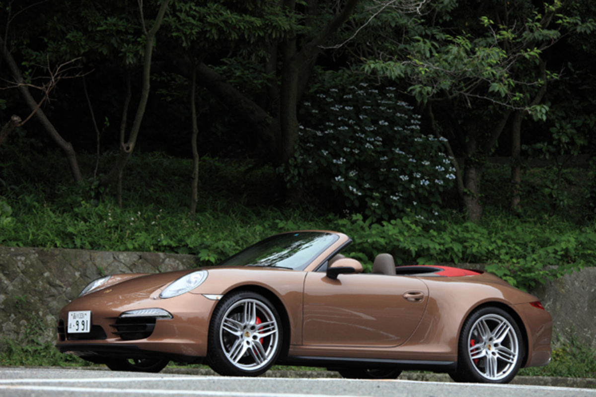 ポルシェ911カレラ4Sカブリオレ（4WD/7AT）【試乗記】 間口は広く
