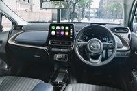 トヨタがハイブリッドカーの新型「アクア」を発売　従来モデルから燃費を約20％改善の画像