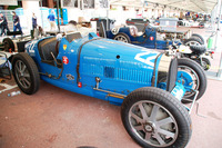 「モナコGPヒストリーク」イベントのパドックで出走を待つ「ブガッティT35」。