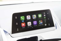 スマートフォン連携のディスプレイオーディオでは、「Apple CarPlay」や「Android Auto」が利用できる。