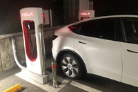 テスラは、なんといってもテスラ専用の急速充電ネットワーク「スーパーチャージャー」が素晴らしい。私がファーストカーとしてEVを選ぶなら、テスラがその筆頭になるだろう。