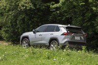 「RAV4」のテスト車はモデルラインナップの中で最も高価な「ハイブリッドG」。オプションなどもすべて含めた価格は424万9260円。