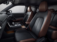 マツダが「MX-30 EVモデル」を発売　航続距離256kmの電動コンパクトSUVが登場の画像