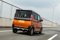 パワーユニットはマイルドハイブリッド付きの0.66リッター3気筒ターボエンジン。WLTCモード計測の燃費は17.5km/リッター。