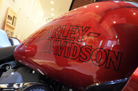 ハーレーダビッドソンが2025年モデルの「ブレイクアウト」「ローライダーST」を発表の画像