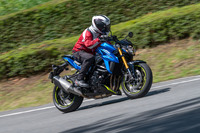 「GSX-S750」の車両骨格はエンジンも剛体として用いるダイヤモンドフレームで、素材にはスチールを採用。212kgという車重は、このクラスのネイキッドモデルとしては、ちょっと重めだった。