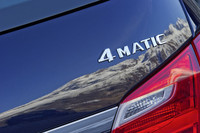 メルセデス・ベンツの「4MATIC」（4WD）は、大きく分けて3つのシステムがある。今回試乗した「CLSシューティングブレーク」「GL」「GLK」に採用されるエンジン縦置き用タイプと「Gクラス」専用のオフロードタイプ、そして「CLA」用に新しく開発されたエンジン横置き用タイプだ。