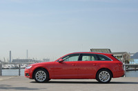 日本国内では、2016年4月21日に発売された、新型「アウディA4アバント」。今回は、4WDの標準モデル「2.0 TFSIクワトロ」に試乗した。