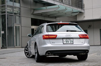 リアのコンビネーションランプはLEDを採用。