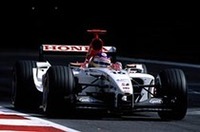 BARホンダ勢は、ジェンソン・バトンがトランスミッショントラブルでリタイアしたものの、ジャック・ヴィルヌーヴ（写真）が6位フィニッシュで3点を獲得。中段チームが目指すコンストラクターズランキング5位争いで一歩抜き出た（写真＝本田技研工業）