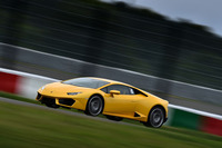 乾燥重量は1389kg。4WDモデルより33kg軽量化された。