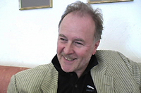 
	ジャガージャパン代表のデービッド・ブルーム,O.B.E
	 