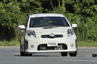 トヨタiQ GAZOO Racing tuned by MN／GRMN ヴィッツ ターボ コンセプト【試乗記】の画像