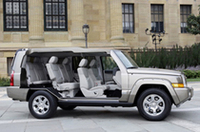 【東京モーターショー2005プレビュー】ジープの最高峰「コマンダー」の画像