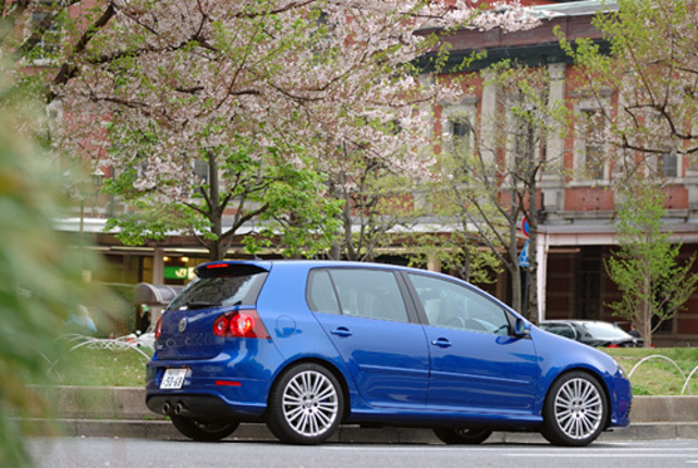 【スペック】全長×全幅×全高＝4250×1760×1505mm／ホイールベース＝2575mm／車重＝1590kg／駆動方式＝4WD／3.2リッターV6DOHC24バルブ（250ps/6300rpm、32.6kgm/2500-3000rpm）／価格＝439.0万円（テスト車＝460.0万円）