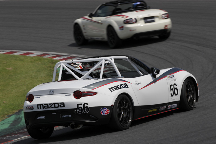 「GLOBAL MX-5 CUP」には、専用ECU、専用エキゾーストシステム、専用オイルクーラー、専用大型ラジエーター、専用強化マウントブッシュが採用されている。