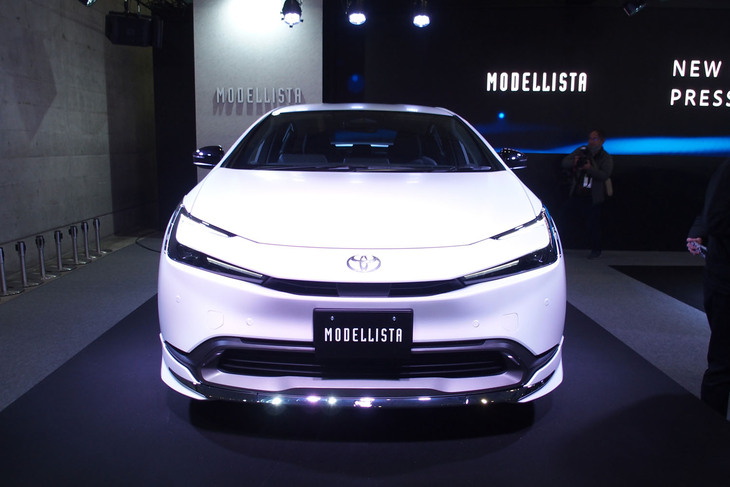 トヨタ・プリウスELEGANT ICE STYLE（フロントセクション）