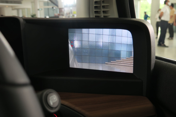 ホンダeアドバンス（サイドカメラミラー）