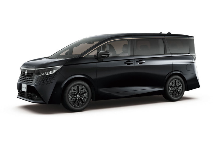車体色が「ミッドナイトブラック」のモデル。