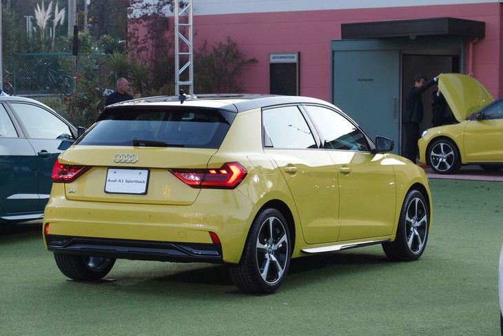 新型「A1スポーツバック」導入記念として台数250台の限定で販売される「ファーストエディション」。