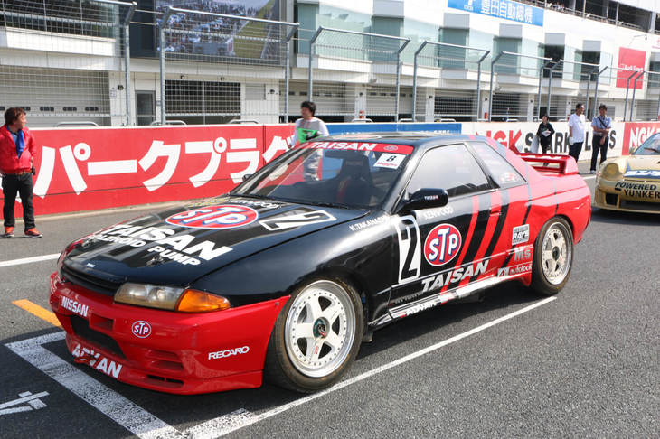 懐かしさを覚える人も多いと思われる、全日本ツーリングカー選手権で活躍した「STPタイサンGT-R」。「GT-RのレーシングカーといえばR32」というモーターファンも多いはずだ。