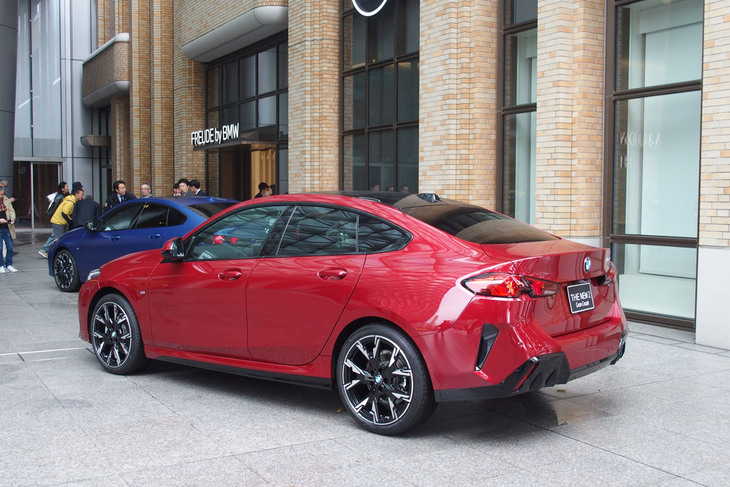 220dグランクーペMスポーツ（リアビュー）