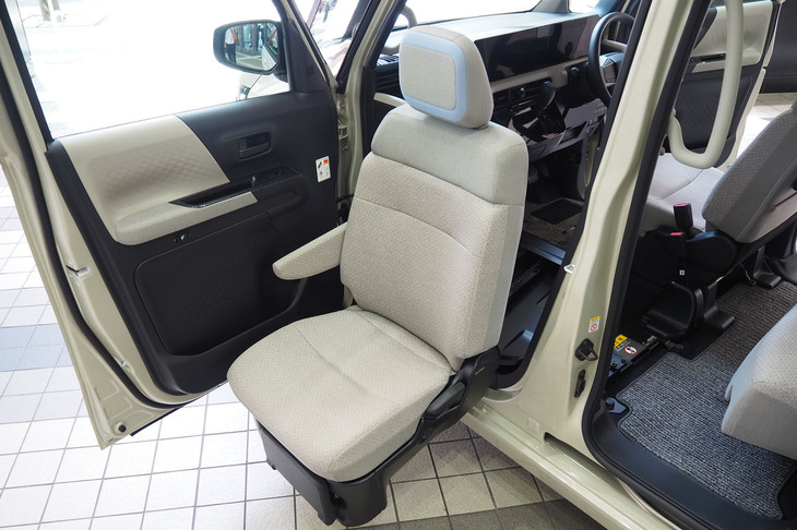 日産ルークス 助手席スライドアップシート（フロントシート）