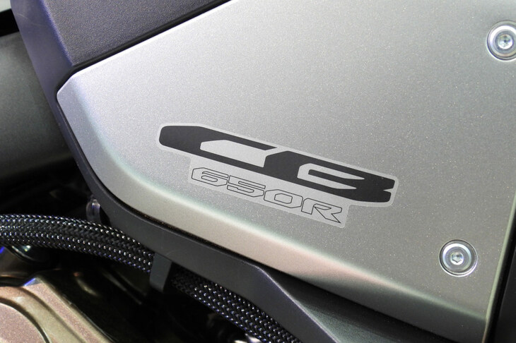 ホンダCB650R（「Honda E-Clutch」付き）