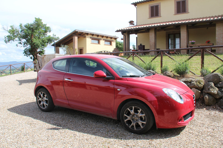 「アルファ・ロメオ・ミト」。2013年にモンテフィアスコーネで。