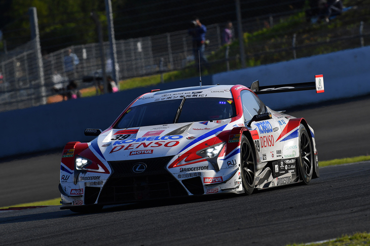 No.39 DENSO KOBELCO SARD LC500（ヘイキ・コバライネン／坪井 翔）。予選5位から、2位表彰台を獲得した。