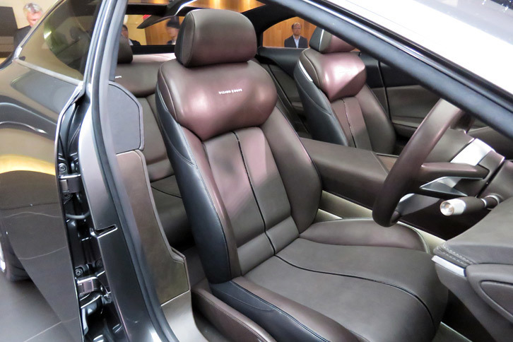 マツダ・ビジョン コンセプト（フロントシート）