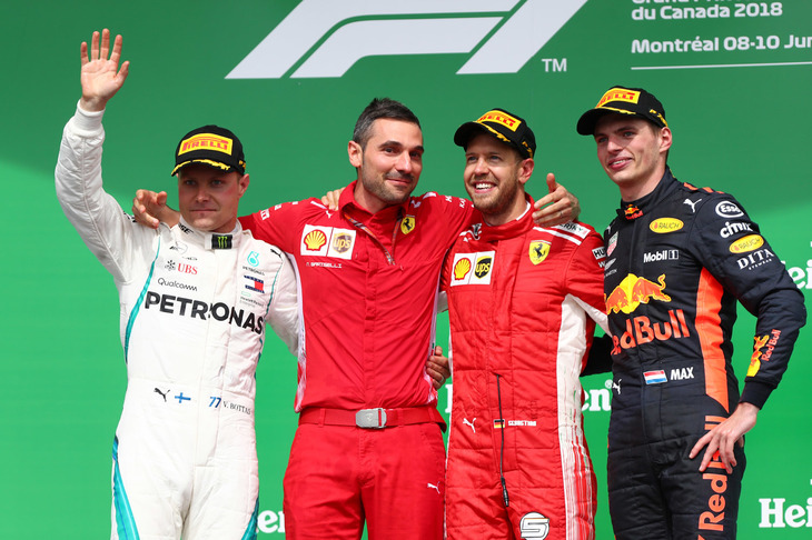 　編集　F1第7戦カナダGPを制したフェラーリのセバスチャン・ベッテル（写真右から2番目）、2位に入ったメルセデスのバルテリ・ボッタス（同左端）、3位でレースを終えたレッドブルのマックス・フェルスタッペン（同右端）。（Photo=Red Bull Racing）