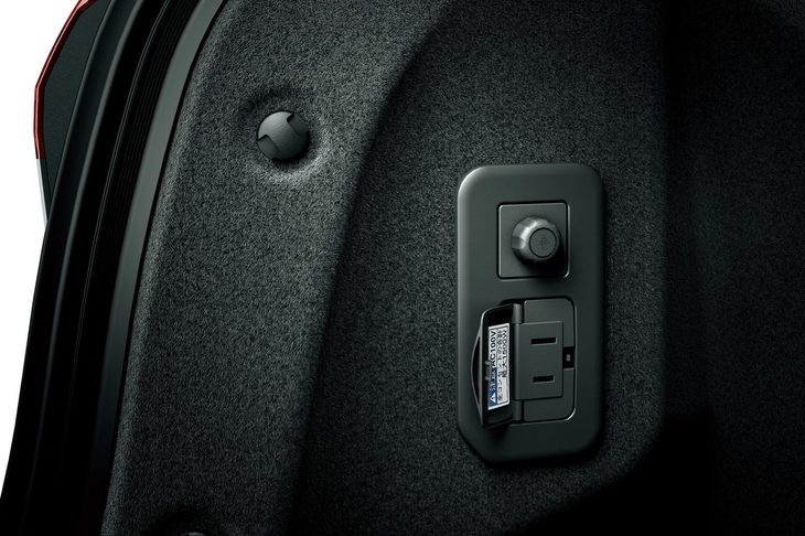 オプション設定されたアクセサリーコンセント。