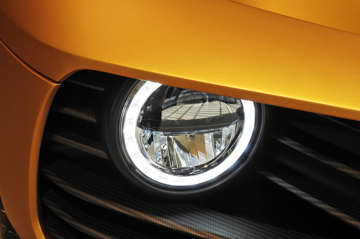 アストンマーティン・ヴァリアント（ヘッドランプ）