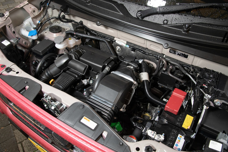 ターボエンジンは従来型と同じR06A型。最高出力は64PS、最大トルクは従来型の95N・mから98N・mに向上している。