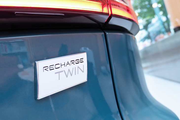 ボルボC40リチャージ（「RECHARGE TWIN」バッジ）