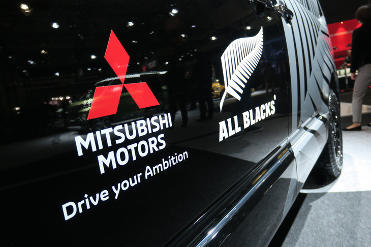 三菱デリカD：5 ALL BLACKSサポートカー