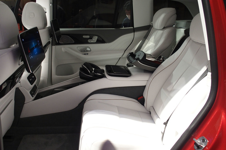 メルセデス・マイバッハGLS（リアシート）