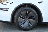 テスラ・モデルYプレミアム ロングレンジAWD（4WD）の画像