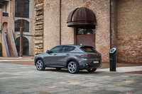 「アルファ・ロメオ・トナーレ」の限定車「ヴェローチェ スマートパッケージ」登場の画像