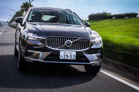 今回の試乗車にはオプションのエアサスペンションが装備されていた。ドライブモードを切り替えるとサスペンションの性格も変更され、快適な乗り心地とレスポンスのいいハンドリングのいずれもが確認できた。